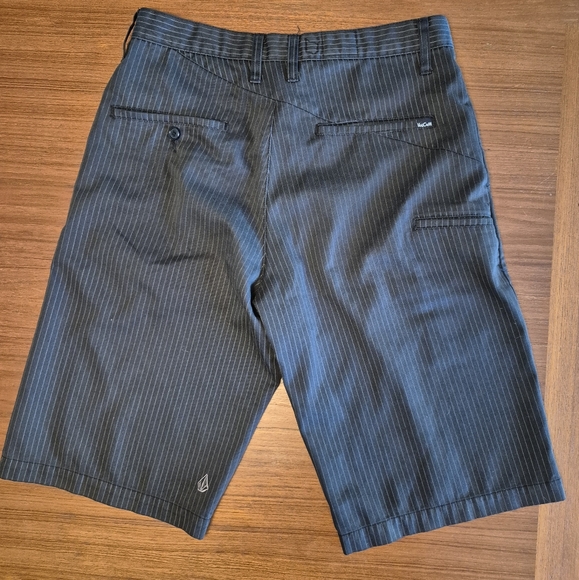 Volcom Men's Charcoal Pinstripe Shorts - Picture 2 of 7